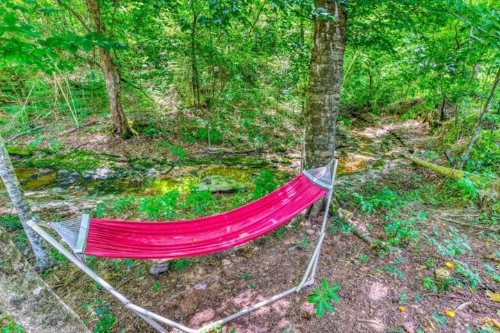 The Aries-A Stargazing, Luxury Glamping Tent Rogersville Eksteriør bilde